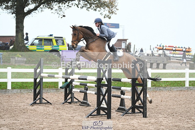 241103A-112446-07786 - SUN Cls 21 Snr Newcomers and 1.10m Open