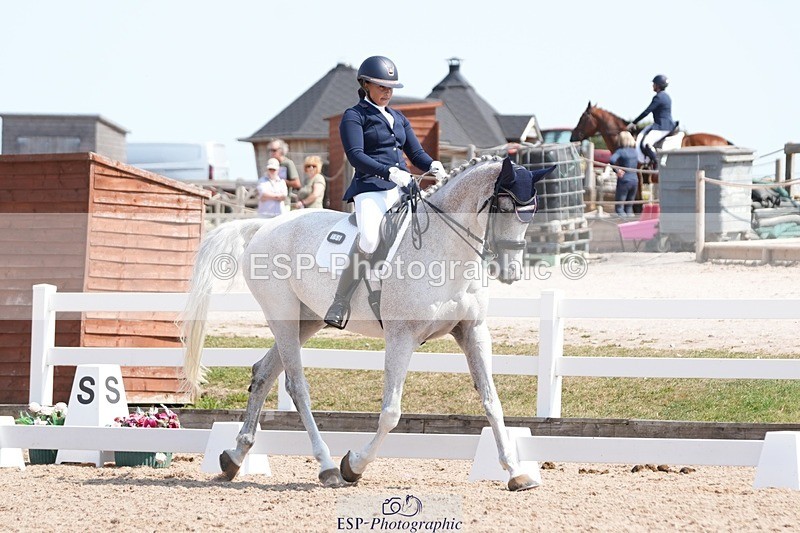 250817-125111-09190 - 156-Layla.Ambersley-BroadbentGalwaybay.Buddy