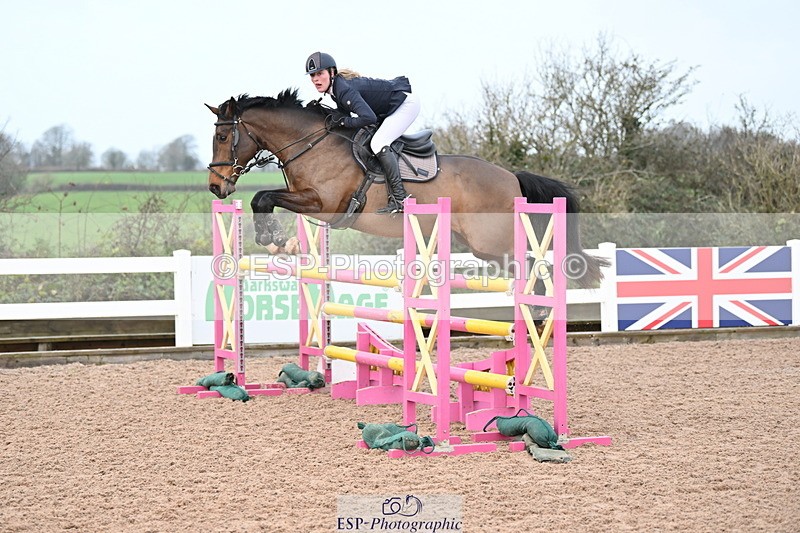 231209A-120719-01711 - Cls 12 Newcomers & 1.10m Open