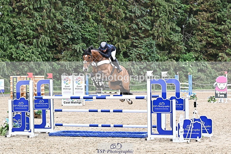 250524A-142031-12427 - D-468-Laura.Collett-LONDON.52