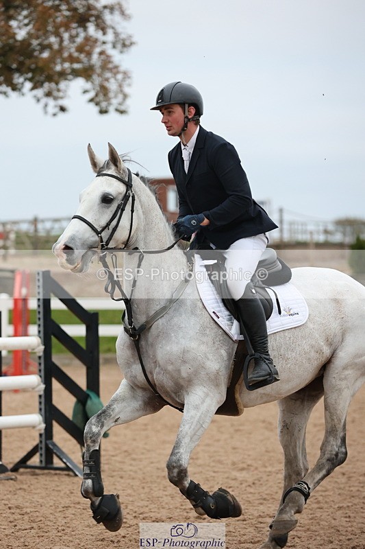 241101A-160741-03235 - FRI Cls 8 National 1.30m