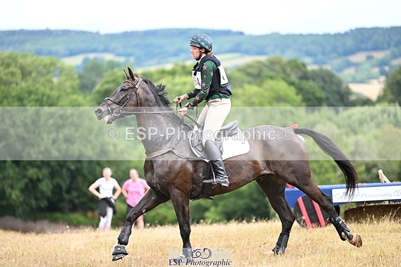 250803A-145549-15409 - P-710-Isla.Kitson-BLUES.CLOUD