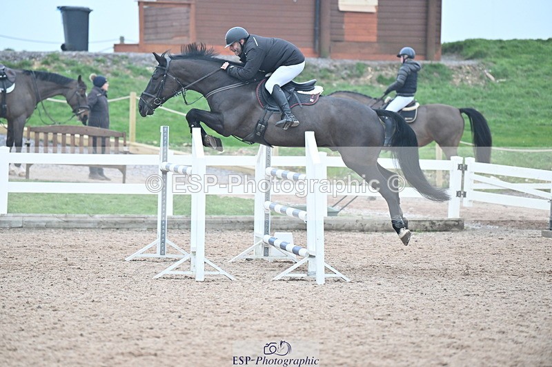 240113A-141620-02295 - Cls 13 Foxhunter and 1.20m Open