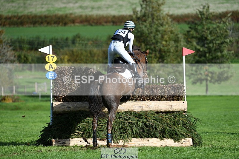 251024A-121244-09207 - B-124-Sophie.Lamb