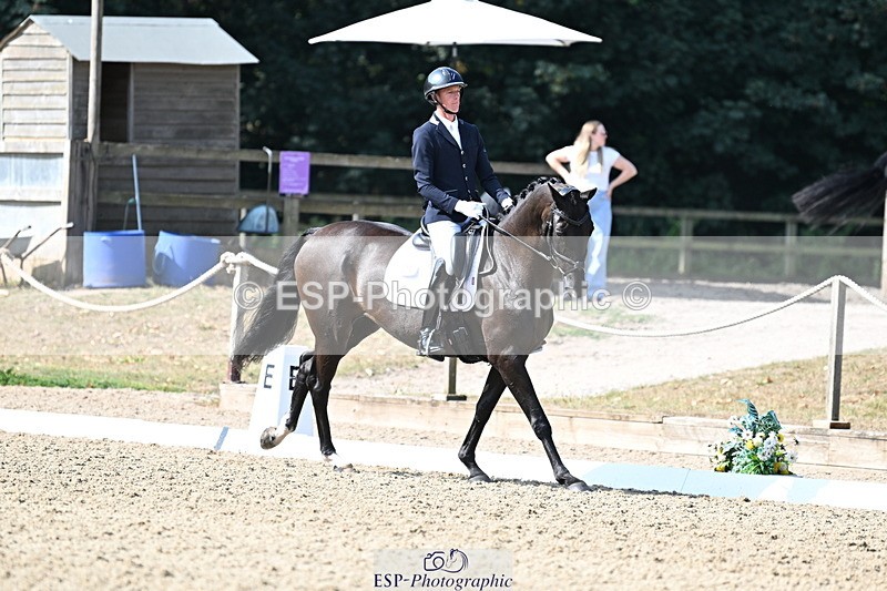 250810A-102743-05167 - 009-Ben.JamesClapton.Banks.Primadonna