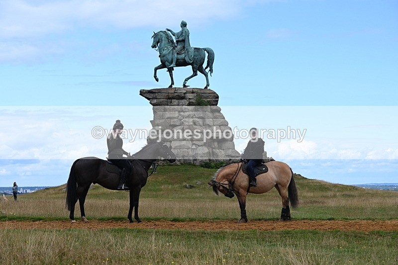 DSC_8552 - Time at Statue 13:52 to 14:33
