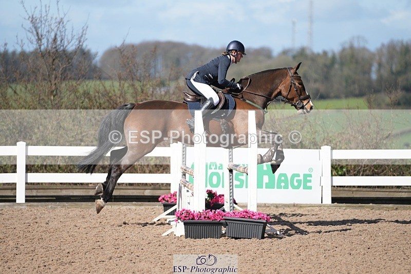 250329-101458-03576 - Cls 20 British Novice and 90cm