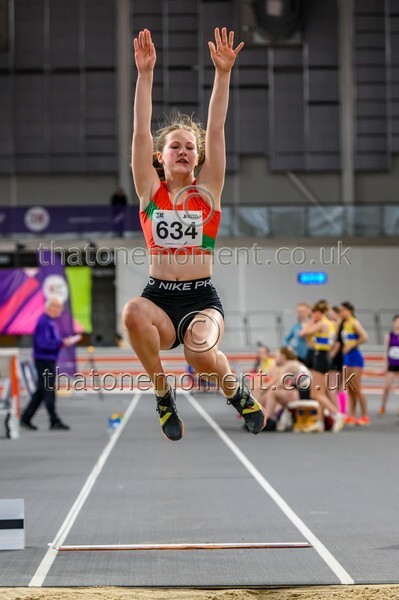 AgeInd25SAT-917494 - Field Female