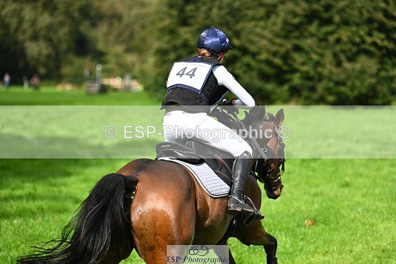 231020-121607-09060 - 044-COOLEY.ON.THE.CARDS-Charlotte.Cooke-XC