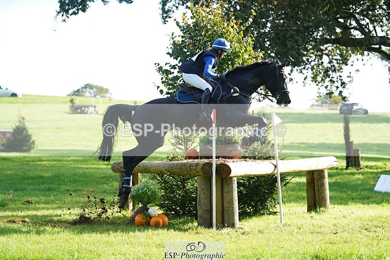 231020-110102-06870 - 056-WILLOW.BDA-Lisa.Maynard-XC