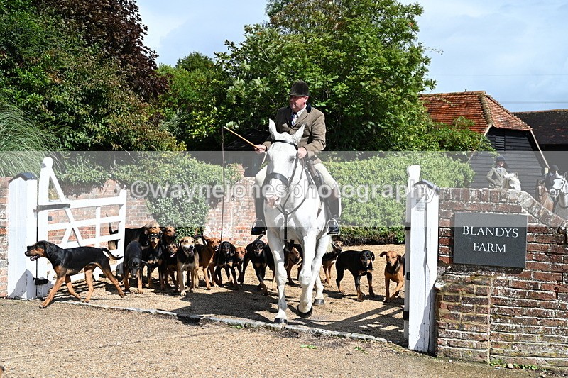 WJ7_7146 - Berks & Bucks at Blandy’s Farm 31-08-25