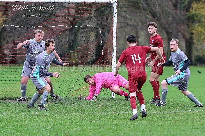 9KJS1462 - Nene League Sunday 16th November 2025 Abington Park