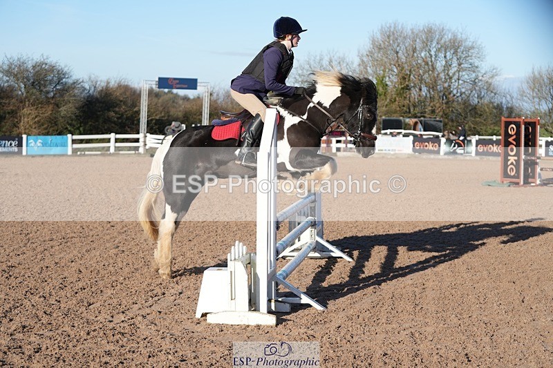 251130-105124-01003 - Cls 4 Pony Brit Nov & 80cm Open