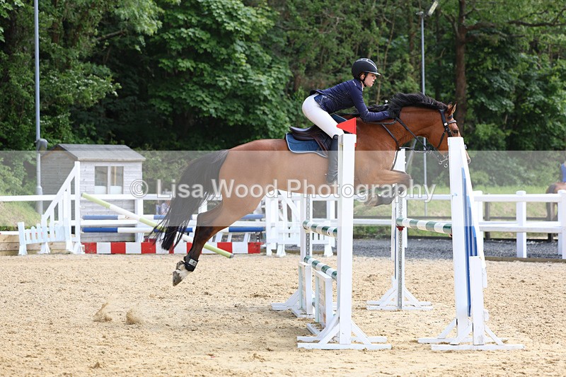 3E7A1106 - Class 13: Senior Newcomers/1.10m open