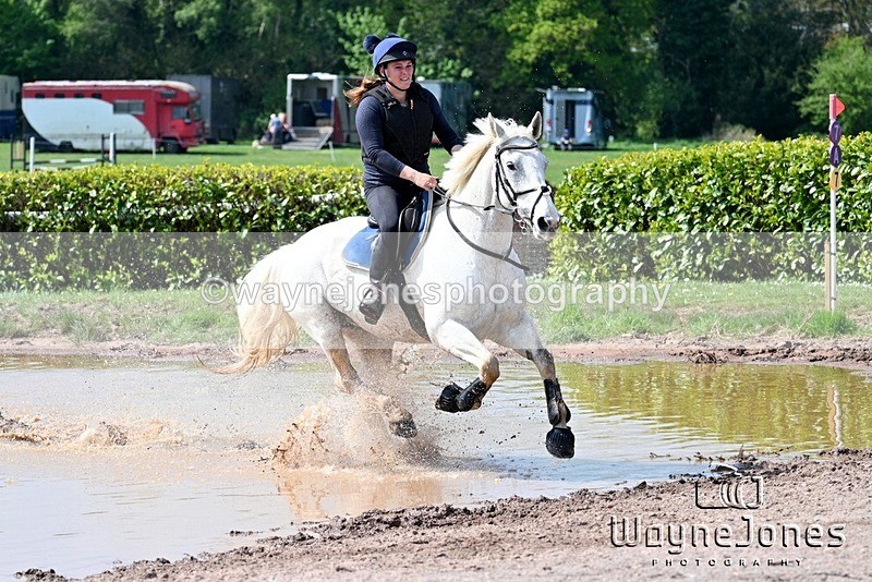 WJ7_7190 - The stables at Tweseldown 27-04-25