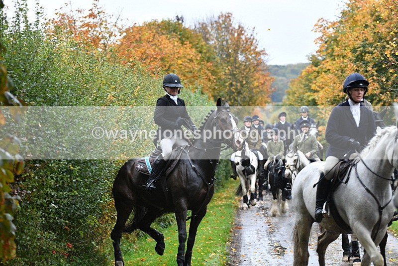 WJ5_6264 - B&B walk back for Hunt Tea !