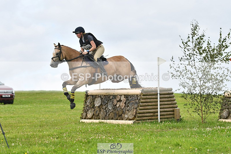 240804-113311-11805 - 316-Chloe_Dunn-TOWERHILL_SHAMIE