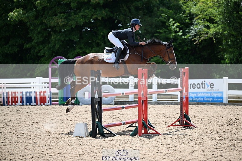 240605A-143336-00747 - Cls 4 Newcomers and 1.10m Open