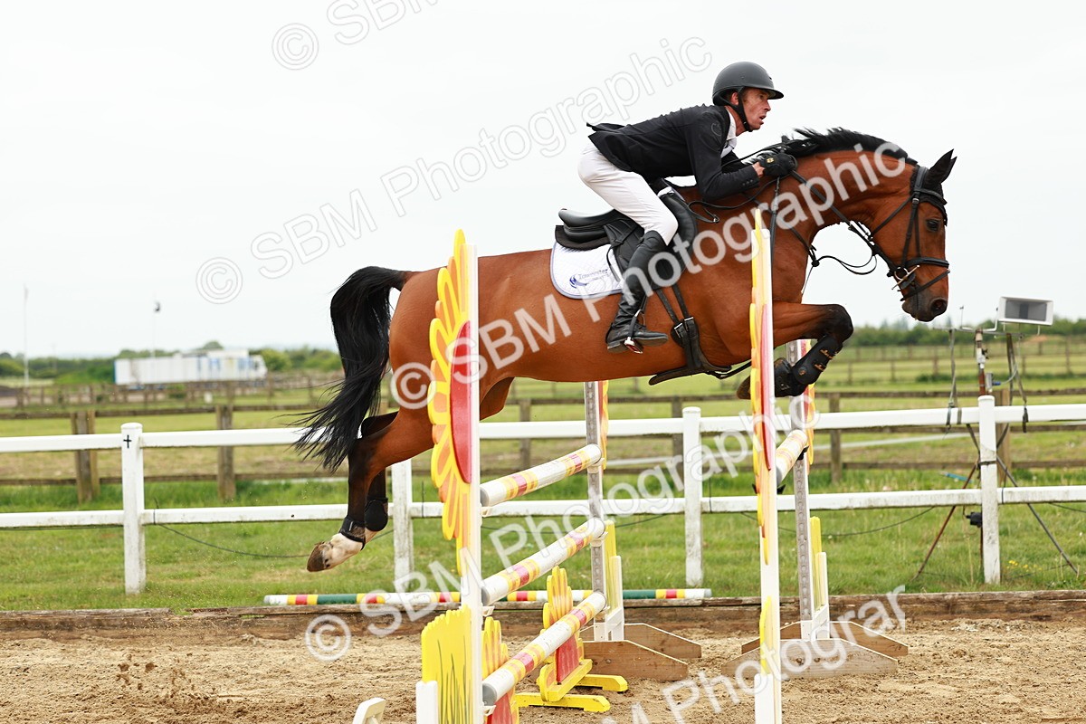 SBM_000946 - Class 5 - Senior Foxhunters - 1.20m