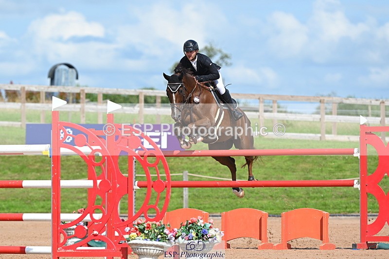 230721A-161118-07656 - Cls 10, 2 Star Big 1.45m Start to break