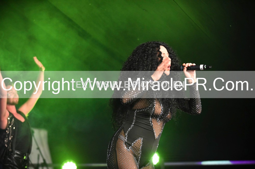 SH4_6854 - The Cher Experience