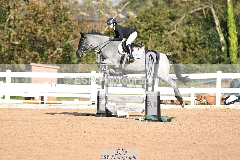 241026A-125655-00932 - SAT Cls 10 Pony Foxhunter and 1.10m Open