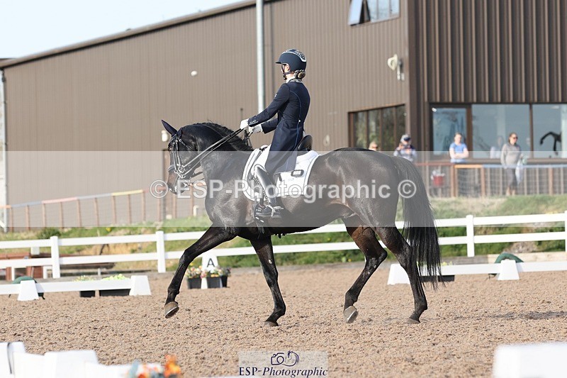 250404-174133-08096 - 069-India.Hamilton-Burnet-Kissingdale