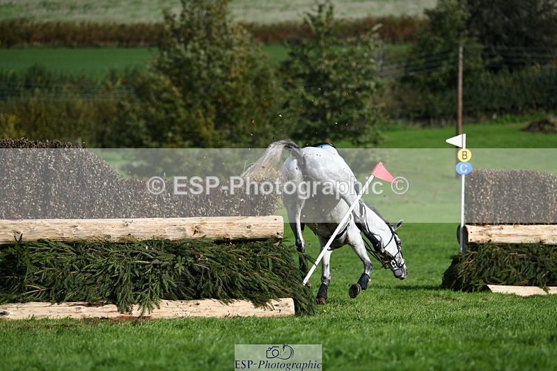 251024A-120213-09135 - B-109-Zoe.Davies