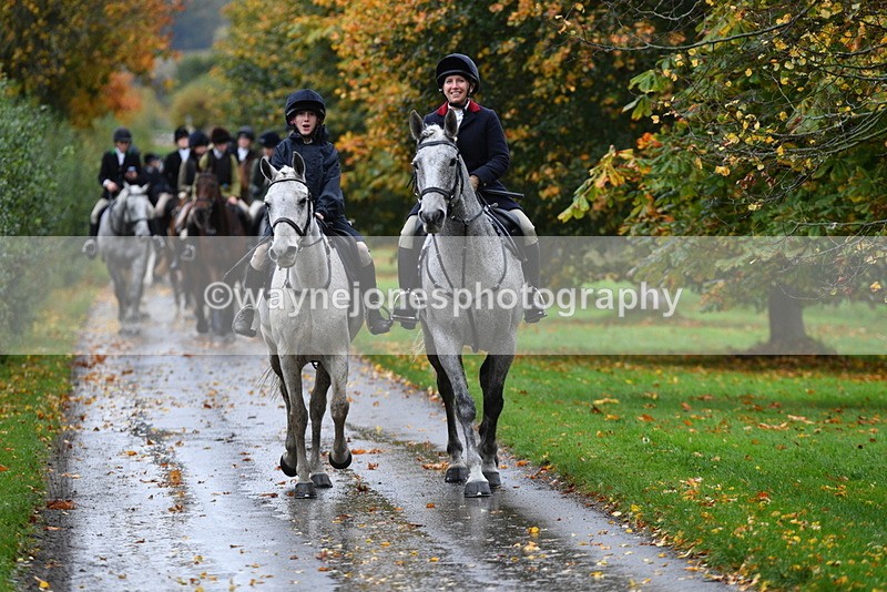 WJ5_6195 - B&B walk back for Hunt Tea !