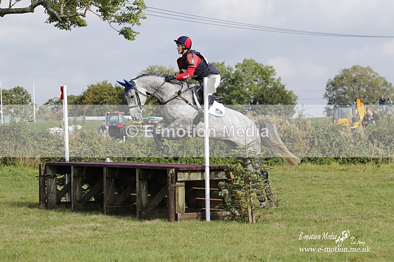  WWHT 171021 2967 - Intermediate (0.90m)  17/10/21