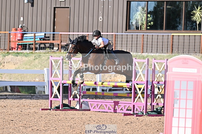 250708A-184340-00632 - 90cm Classes