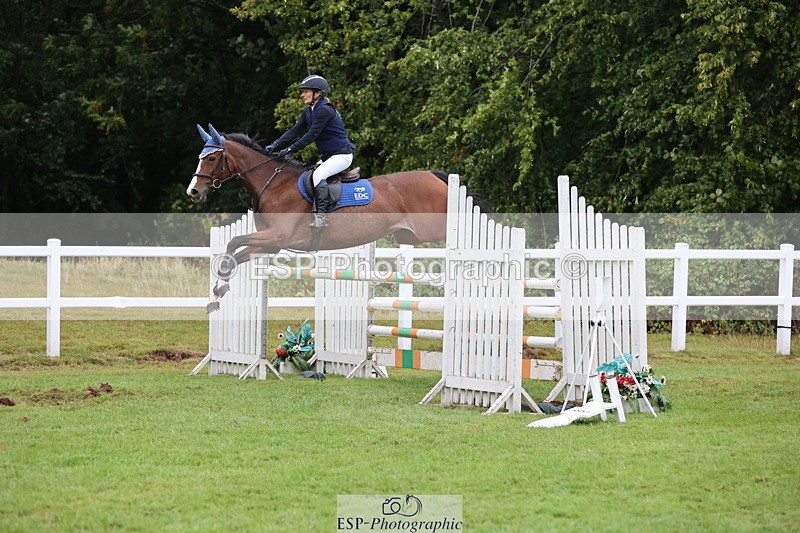 250830A-150225-07183 - Cls 16 Snr Newcomers and 1.10m Open