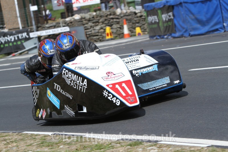 Karl Bennett / Lee Cain Kawasaki / T D racing - Sure Sidecar Race 1