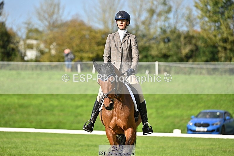 251024A-101411-08001 - F-453-Lucy.Lloyd