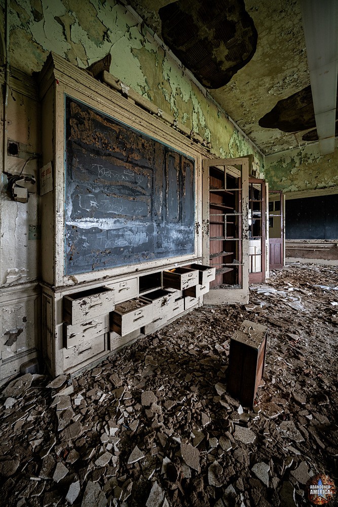 Trenton Junior High School No. 1 photo - Abandoned America