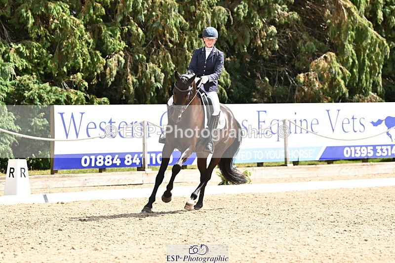 250808A-144014-00969 - 032-Caitlin.BurgessFurst.Sandreo.MFS