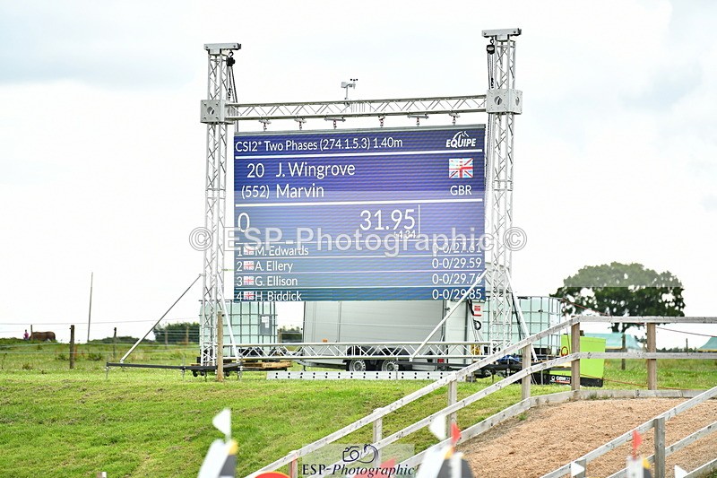 230720A-152403-03849 - Cls 9, 2 Star Big 1.40m Start to break