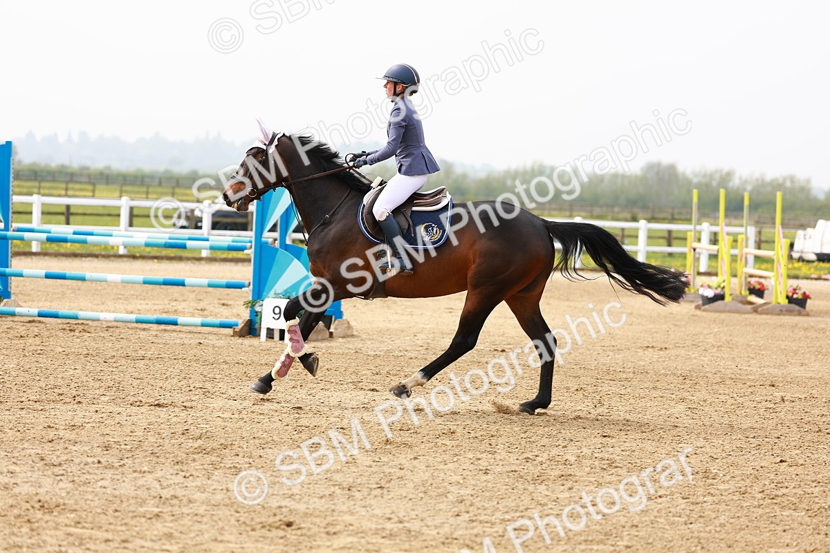  - Class 17 - Senior 1.05m