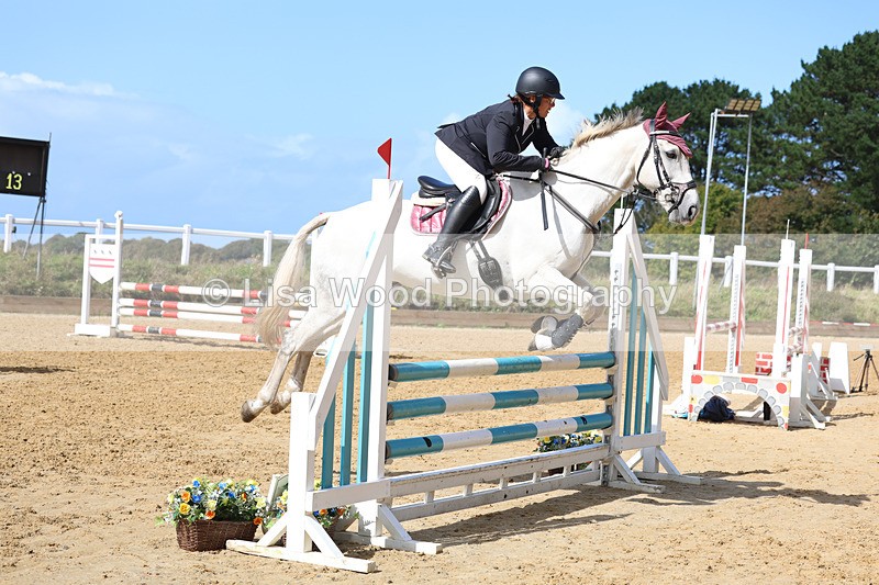 3E7A9406 - Class 9: Senior British Novice/90cm open