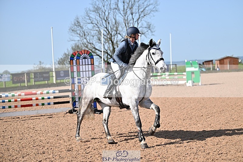 260408-104110-00212 - Cls 2 British Novice and 90cm