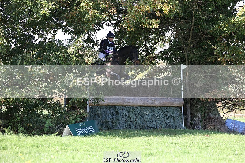 241025-143611-09112 - 204-Megan.Brown-METROPOLITAN.CLOVER