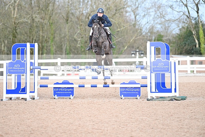 231208A-122544-00685 - Cls 5 Newcomers & 1.10m Open