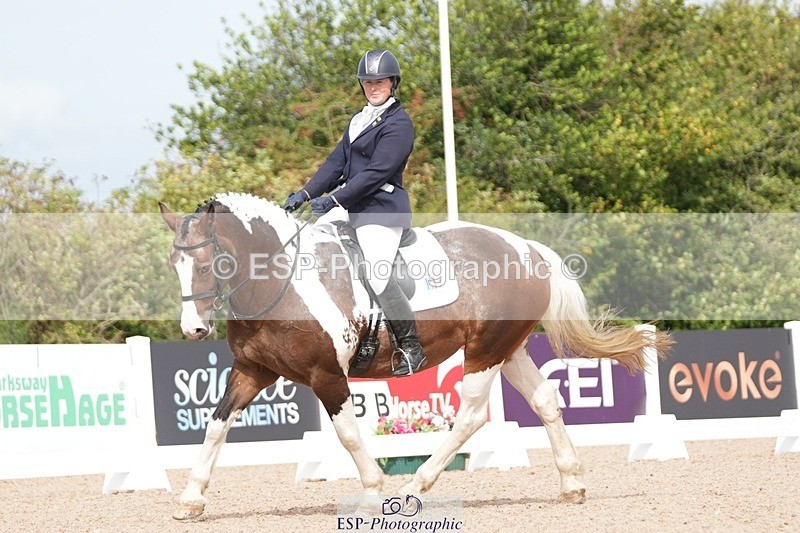 250906-113557-02029 - 080-Rebecca.MorrisSally.XIII