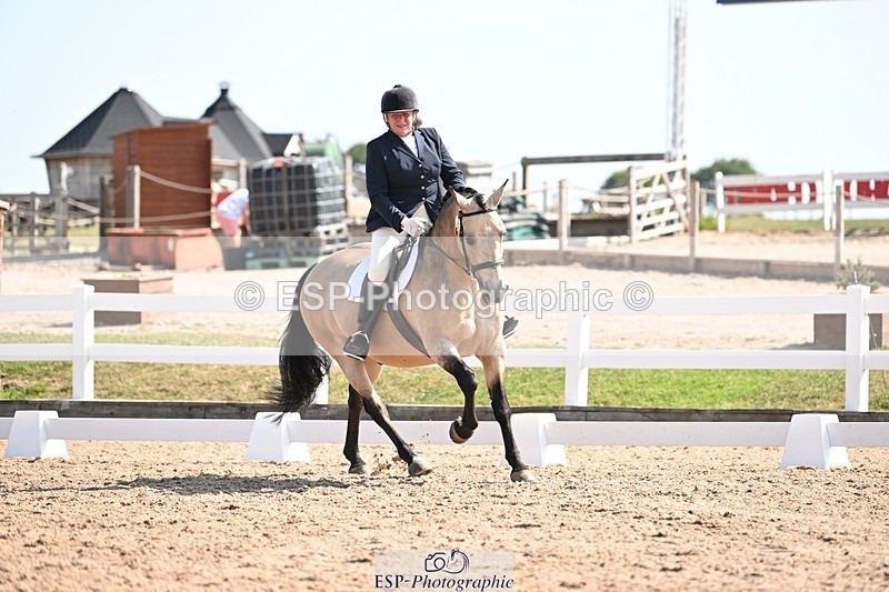 250816-111206-03548 - 082-Sarah.DavisWinston.Classic.Gold