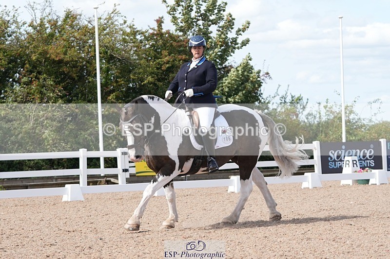 250906-135215-03415 - 106-Lucy.HamblettGalliano.Gold.Dust