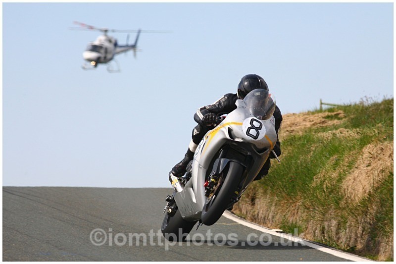 Guy  Helicopter - Photos