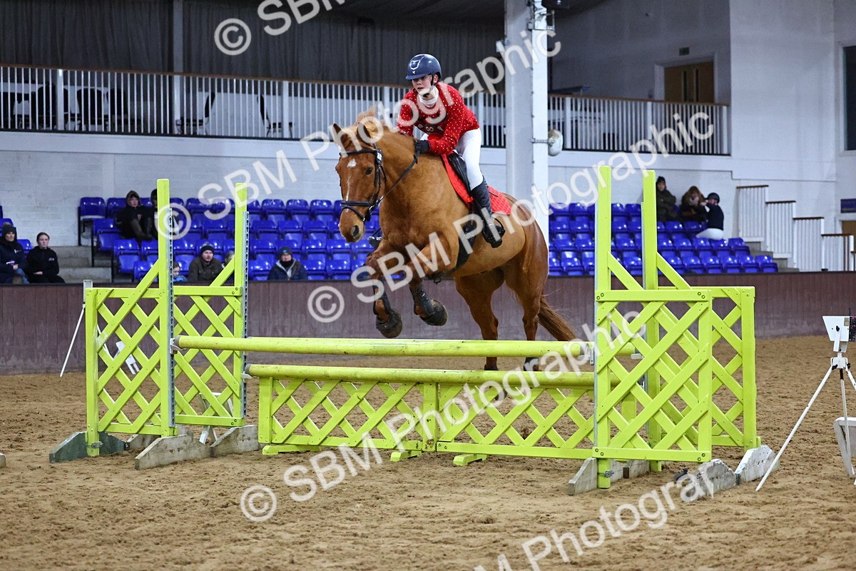 SBM_002725 - Class 6 - Holly & Ivy Stakes - 90cm