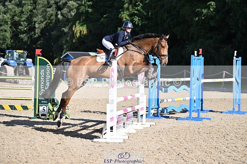 231022-122459-26671 - 330-TRINITY.THANKS.AWFULLY-Imogen.Gloag-SJ