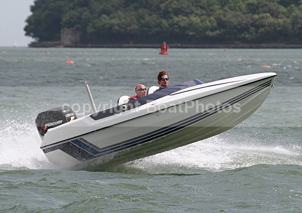 100613 PHANTOM 21 IMG_1896 - Speedboats