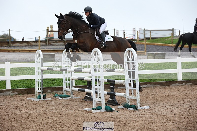 231112A-140104-04783 - Cls 20 Newcomers & 1.10m Open